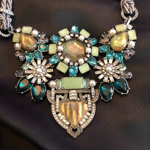 The Most Beautiful Shades of Blue, Green, and Gray on a Spectacular Necklace! - Picture 4 of 6
